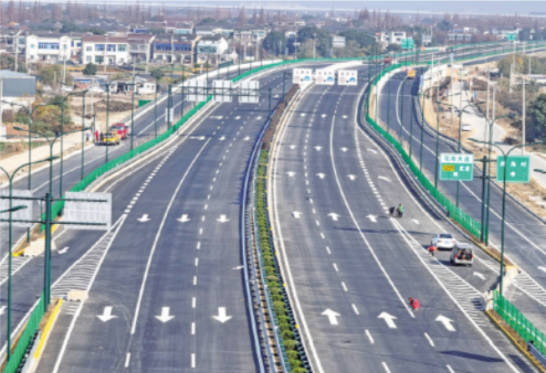 花海大道（嘉成路—湟村线）建成通车